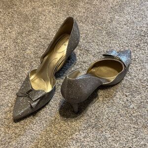 Bandolino Silver Glitter Heels